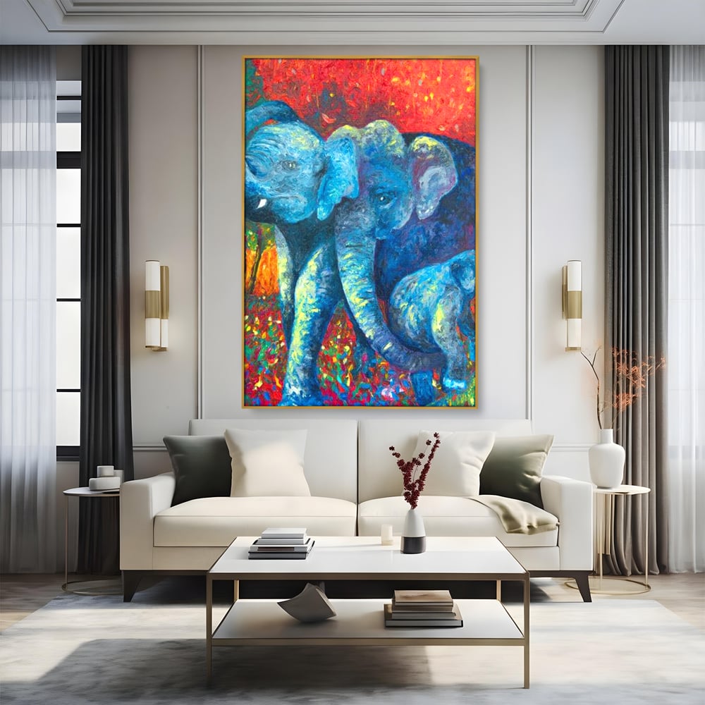 Tablou canvas cu tablou canvas cu elefanti expresionisti, in rama de aluminiu auriu, pe perete intr-un living
